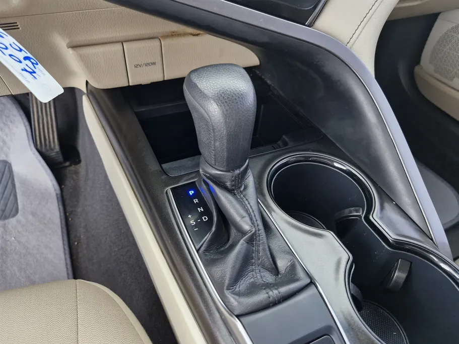 تويوتا كامري LE 2022 