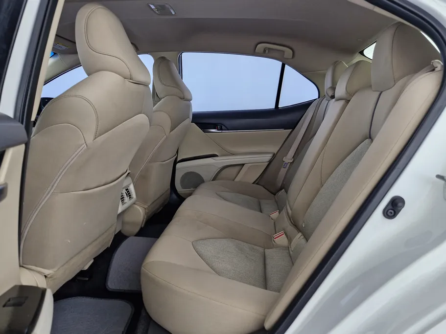 تويوتا كامري LE 2022 