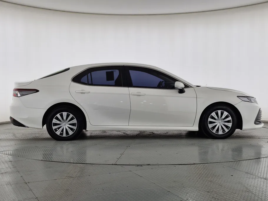 تويوتا كامري LE 2022 