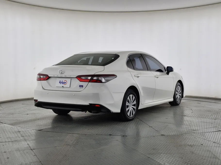 تويوتا كامري LE 2022 