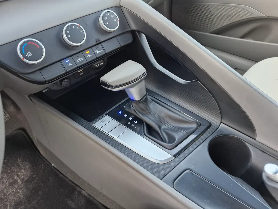 2023 Hyundai Elantra Fleet 