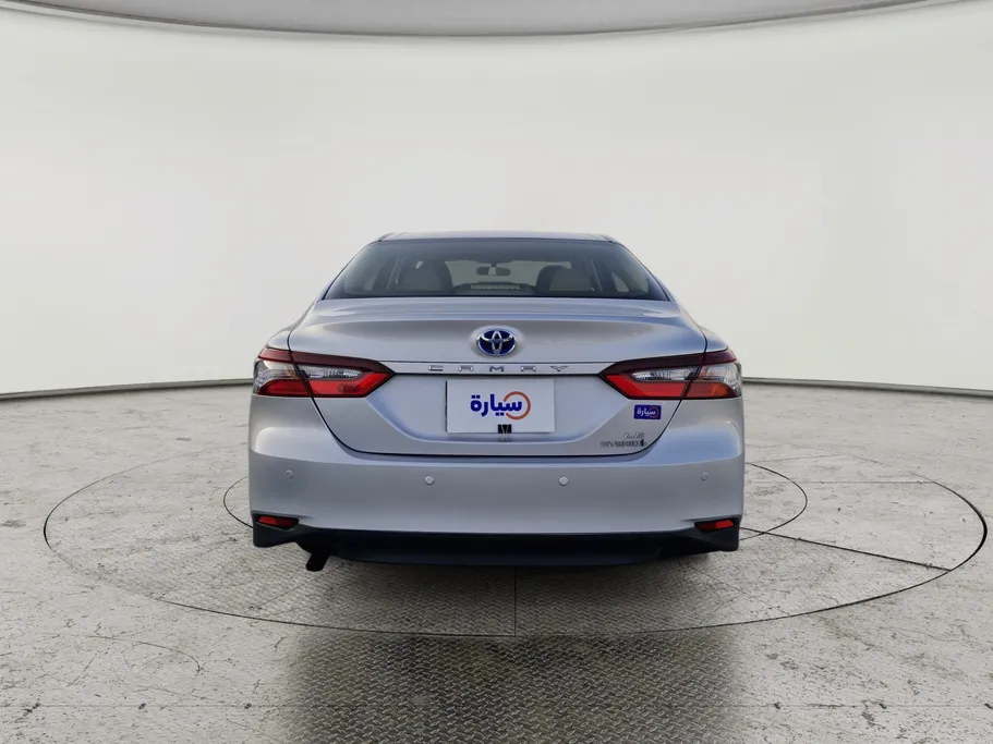 تويوتا كامري LE HEV 2021 