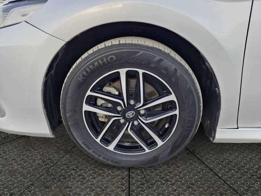 تويوتا كامري LE HEV 2021 