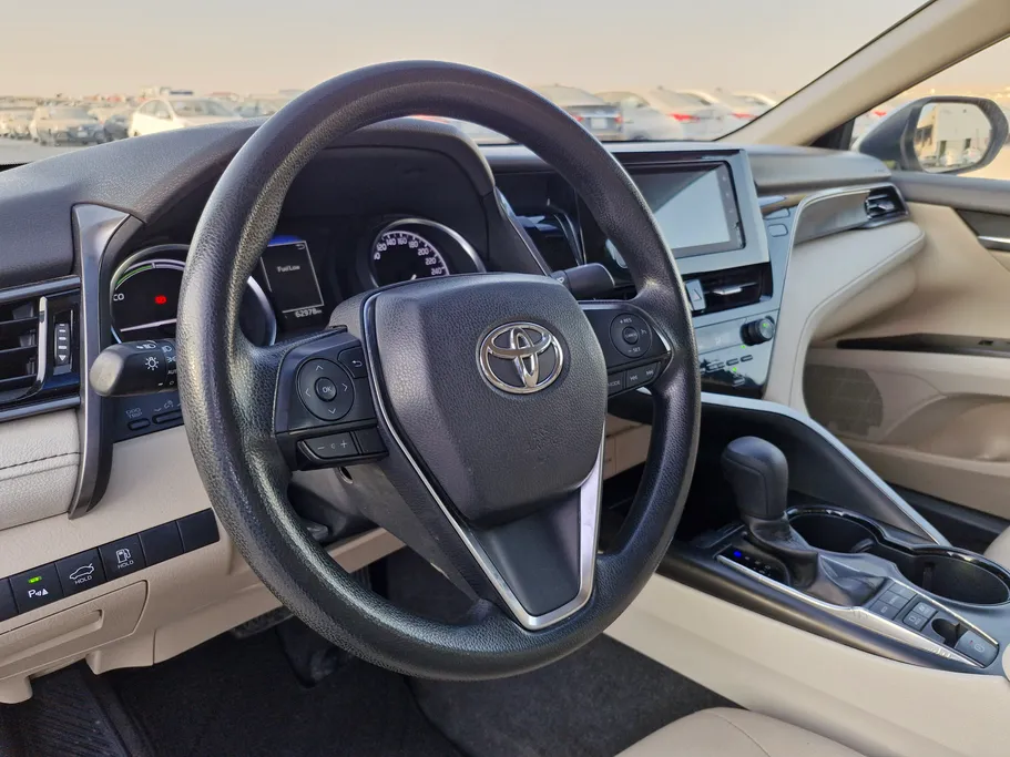 تويوتا كامري LE HEV 2021 