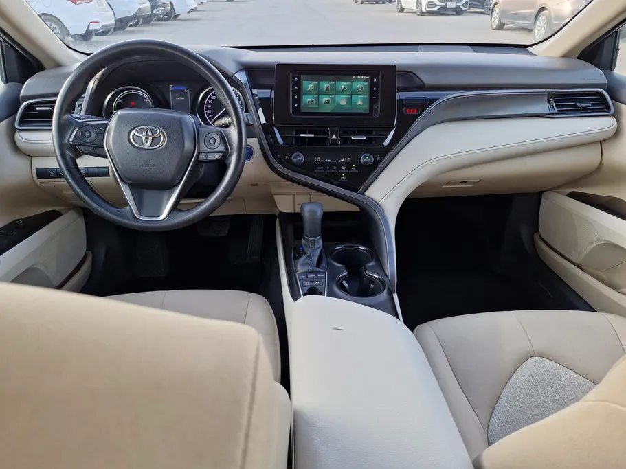 تويوتا كامري LE HEV 2021 