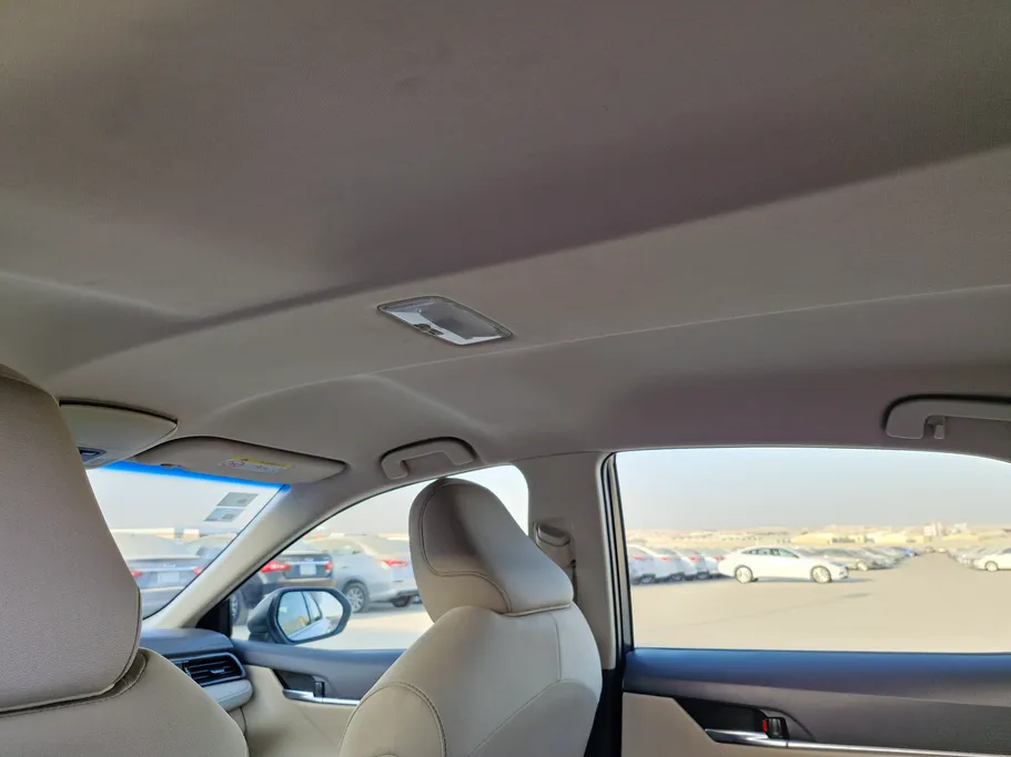 تويوتا كامري LE HEV 2021 