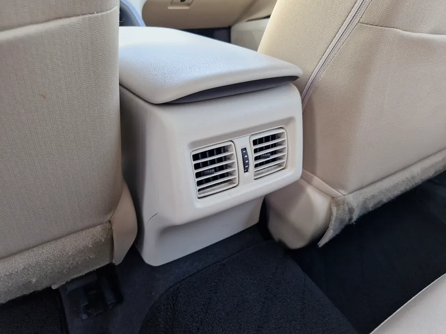 تويوتا كامري LE HEV 2021 