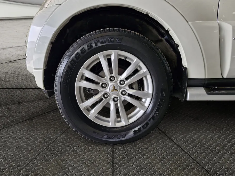 2020 Mitsubishi Pajero GLS 4Doors 