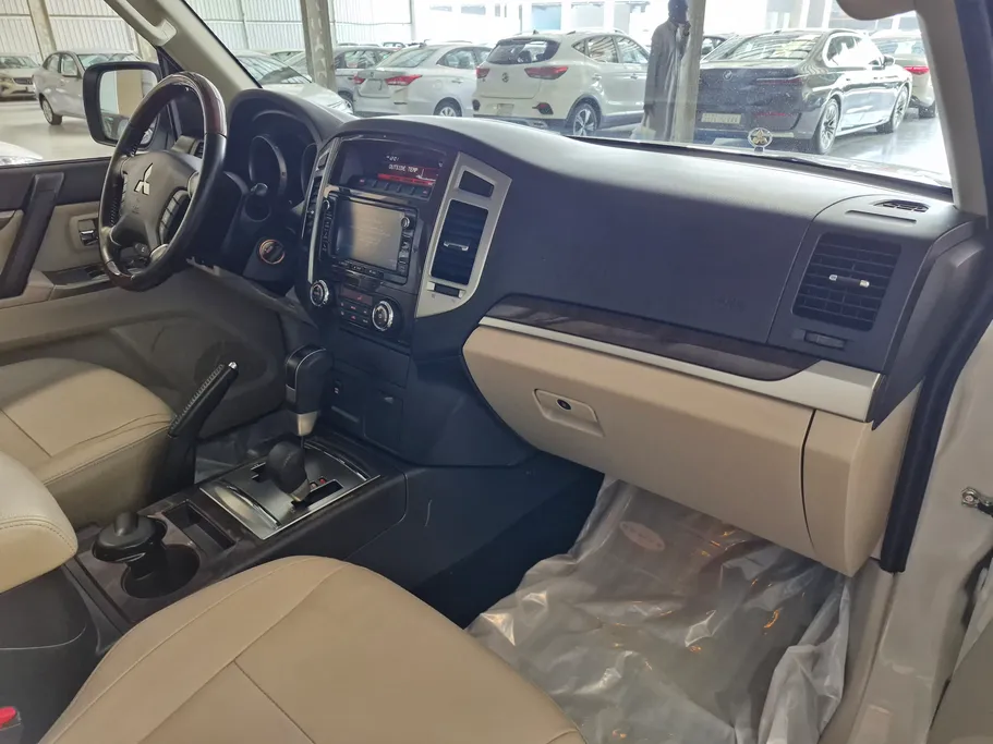 2020 Mitsubishi Pajero GLS 4Doors 