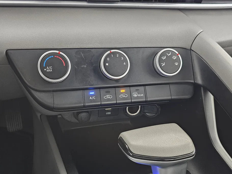 2023 Hyundai Elantra Fleet 