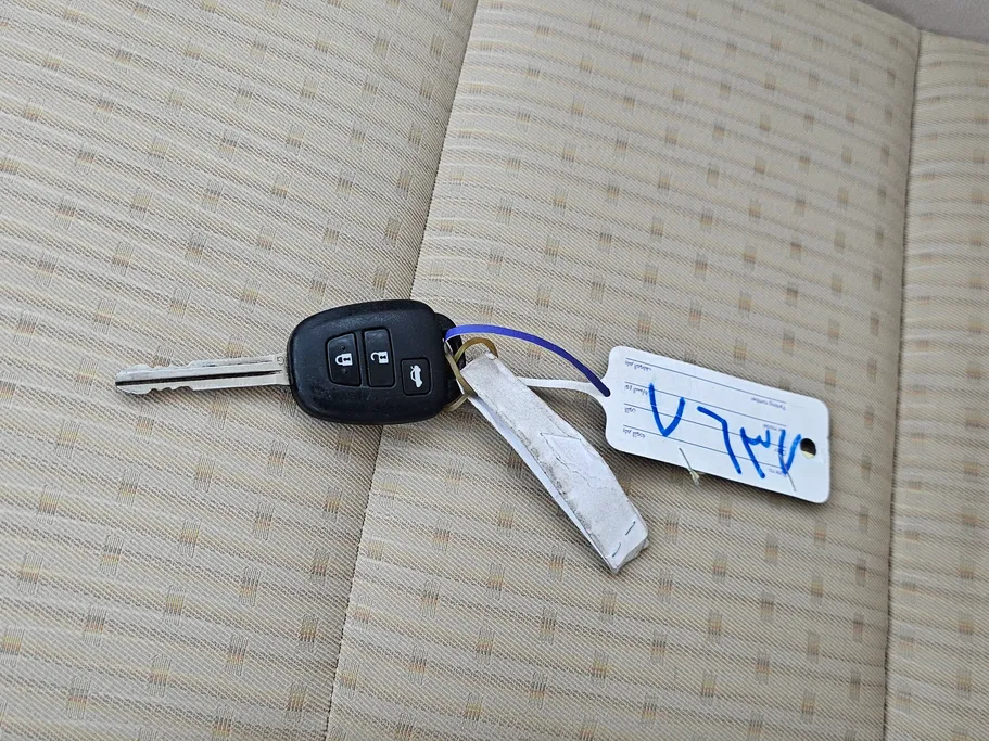 2022 Toyota Yaris  Y 