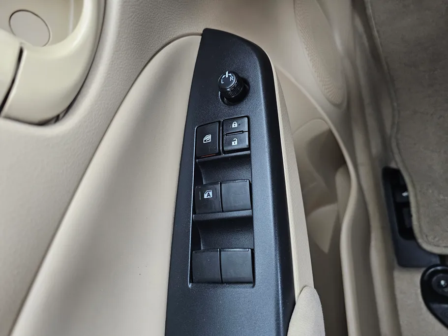 2022 Toyota Yaris  Y 