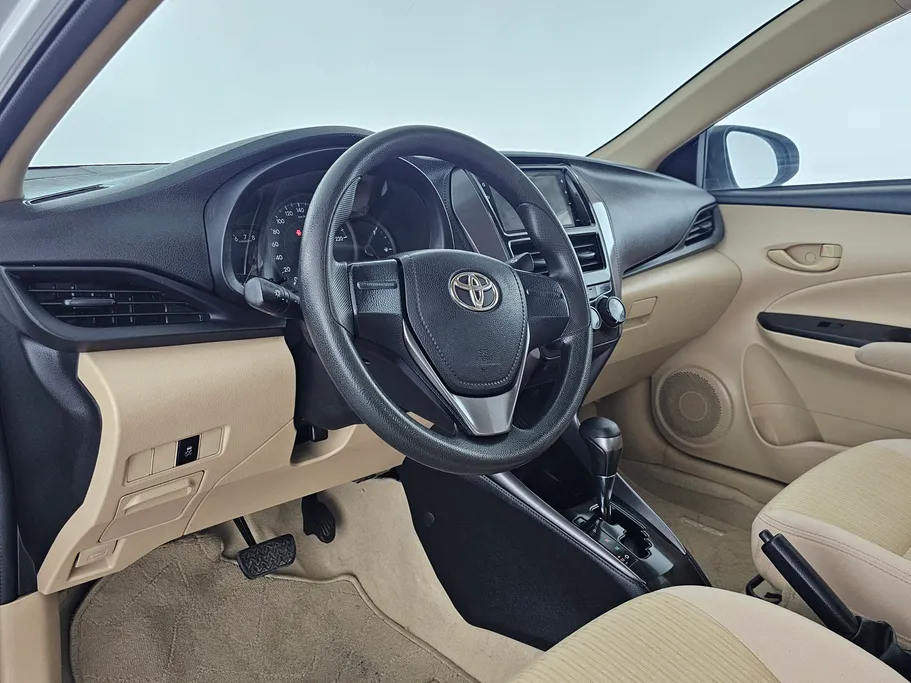 2022 Toyota Yaris  Y 