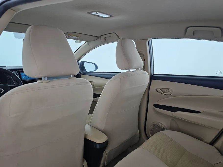 2022 Toyota Yaris  Y 