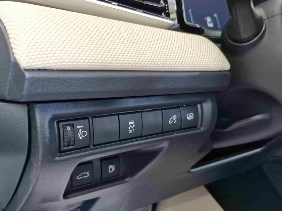 تويوتا كامري LE 2026 