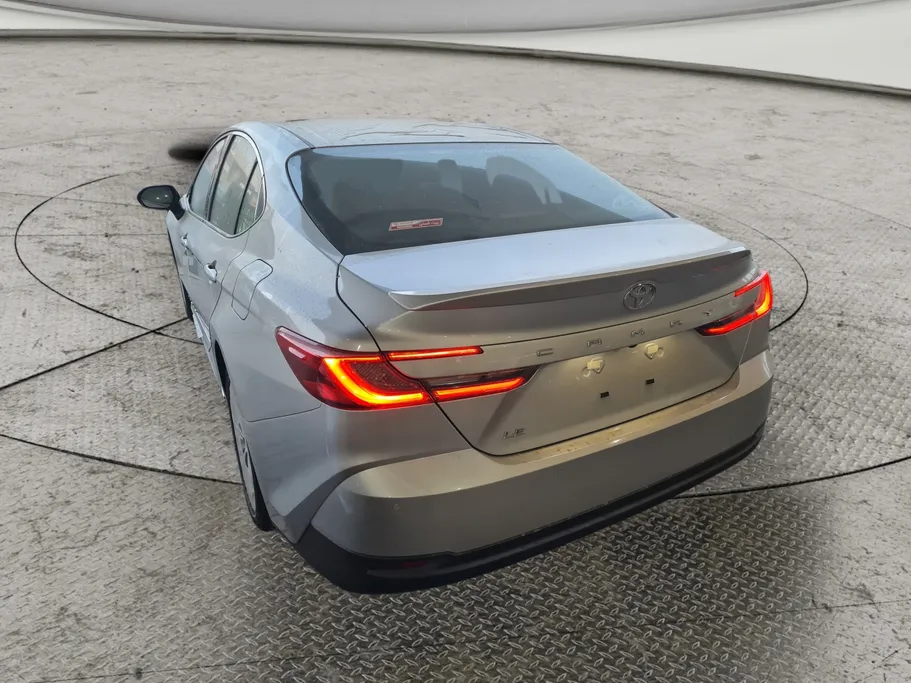 تويوتا كامري LE 2026 