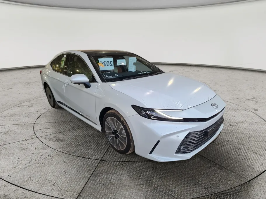 تويوتا كامري LUMIERE HEV 2026 