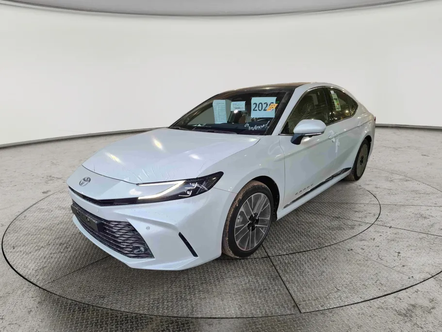 تويوتا كامري LUMIERE HEV 2026 