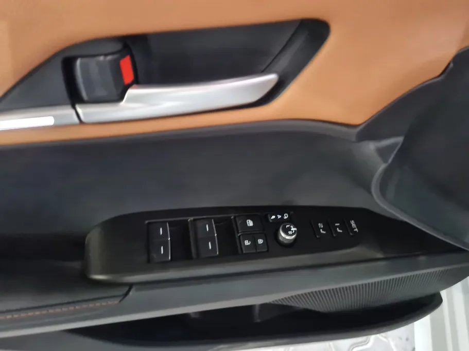 تويوتا كامري LUMIERE HEV 2026 