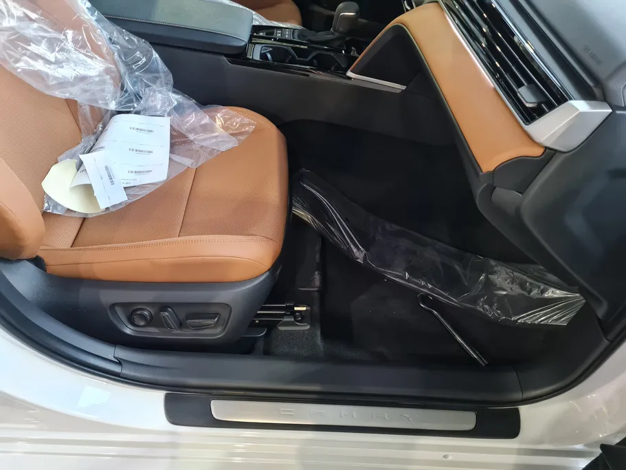 تويوتا كامري LUMIERE HEV 2026 