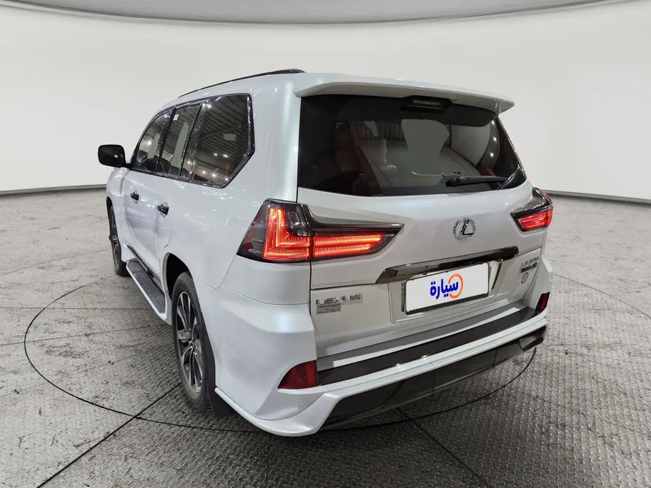 2021 Lexus LX 570 Black Ed. 