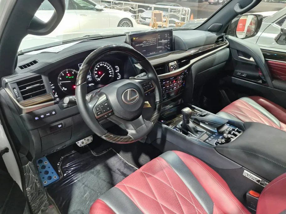 2021 Lexus LX 570 Black Ed. 