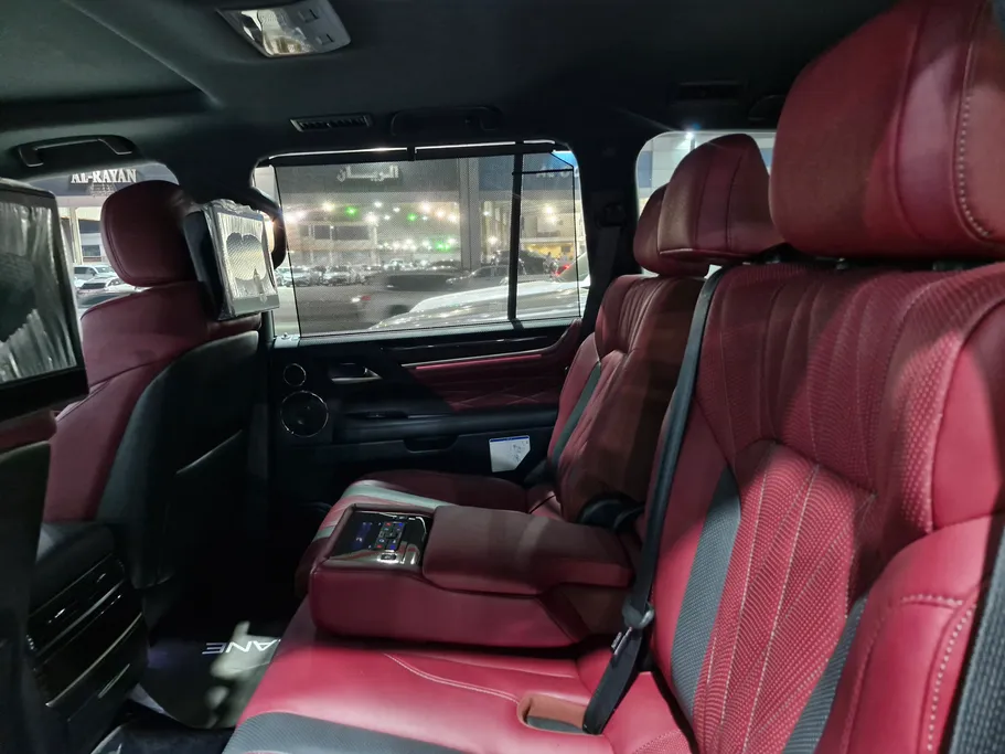 2021 Lexus LX 570 Black Ed. 