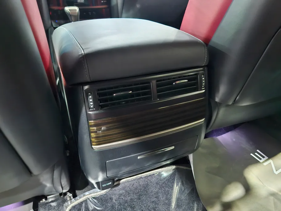 2021 Lexus LX 570 Black Ed. 