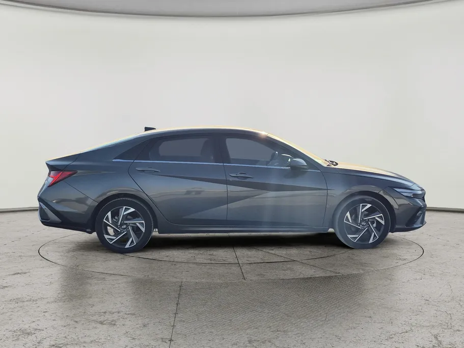 2024 Hyundai Elantra Comfort 