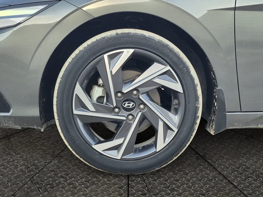 2024 Hyundai Elantra Comfort 
