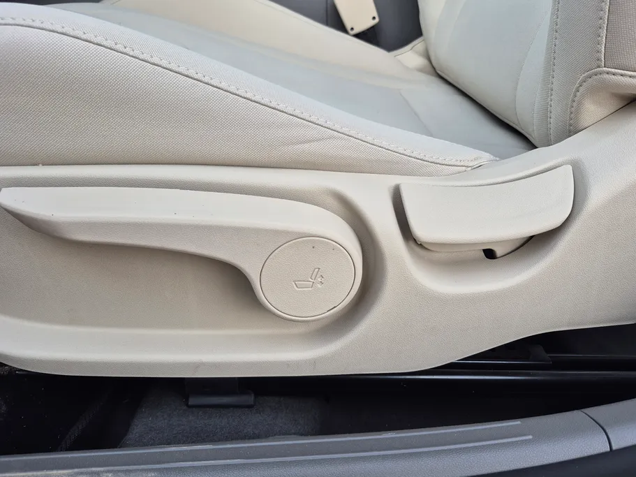 2024 Hyundai Elantra Comfort 