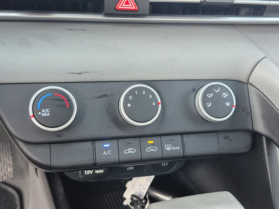 2024 Hyundai Elantra Comfort 