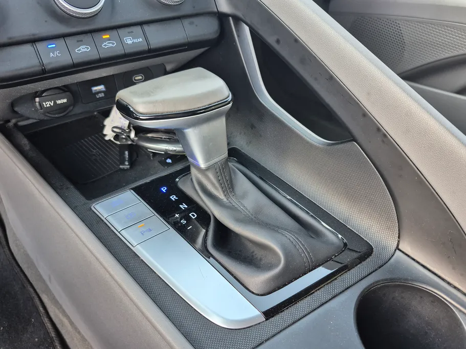 2024 Hyundai Elantra Comfort 