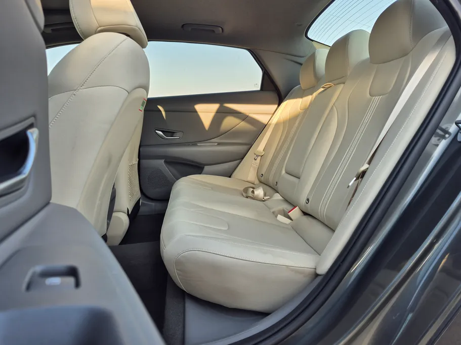 2024 Hyundai Elantra Comfort 