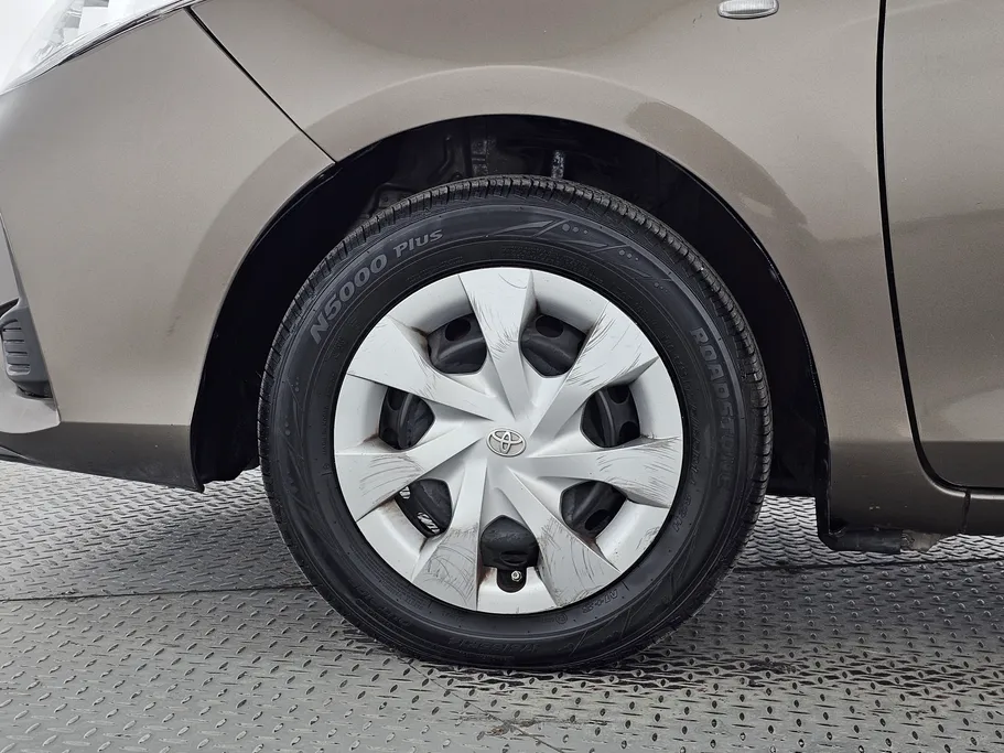 2021 Toyota Yaris  Y 