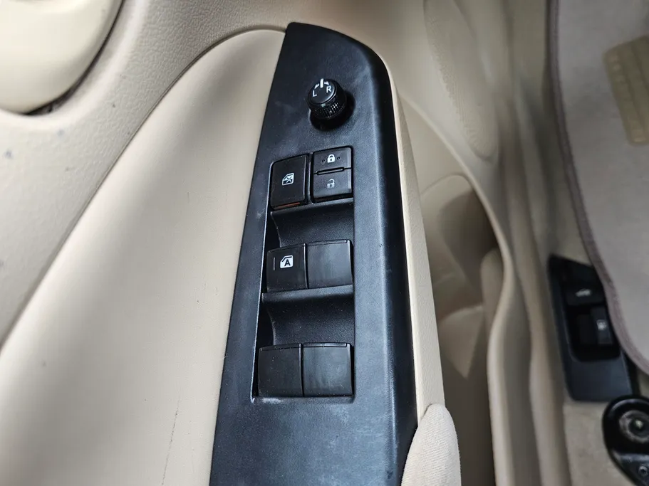 2021 Toyota Yaris  Y 