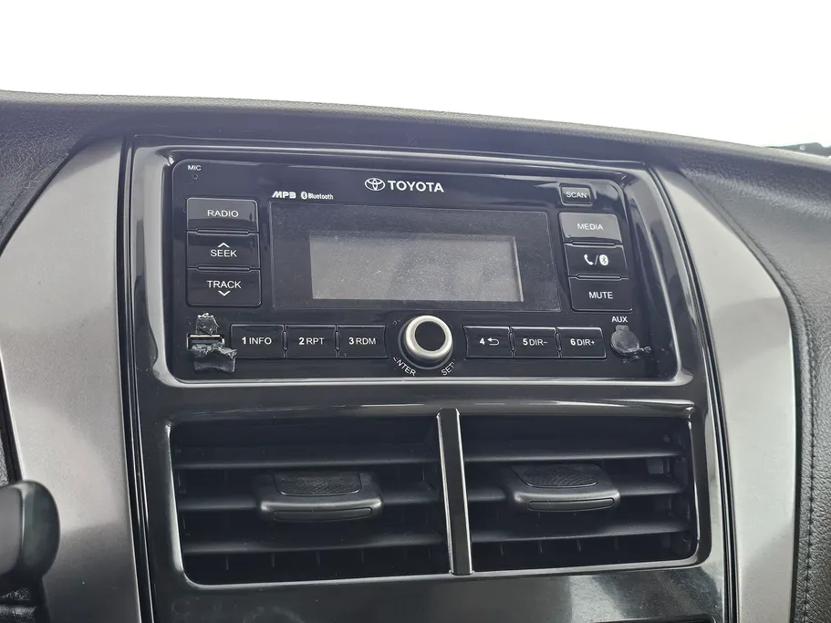 2021 Toyota Yaris  Y 