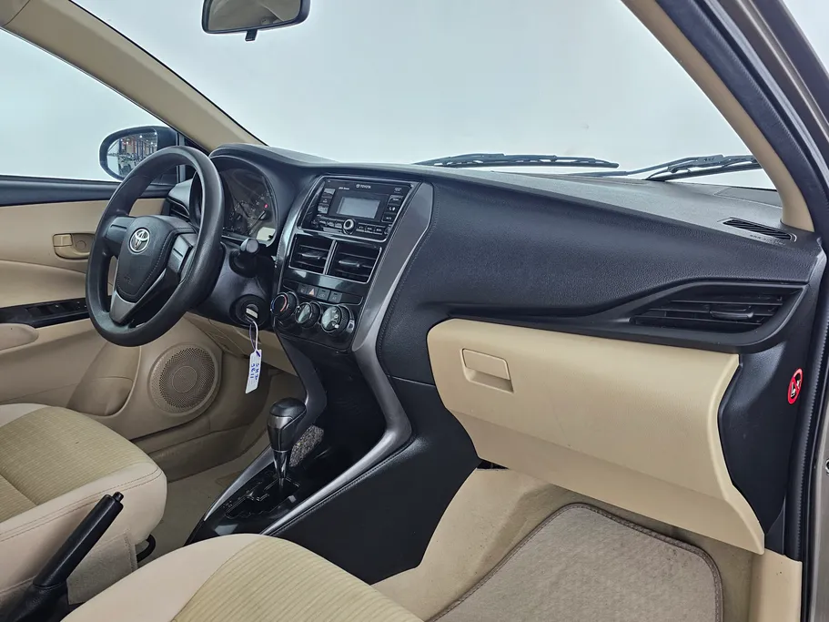 2021 Toyota Yaris  Y 