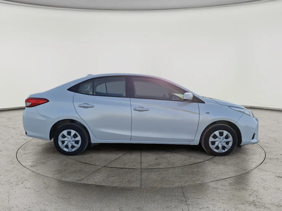 تويوتا يارس Y 2021 