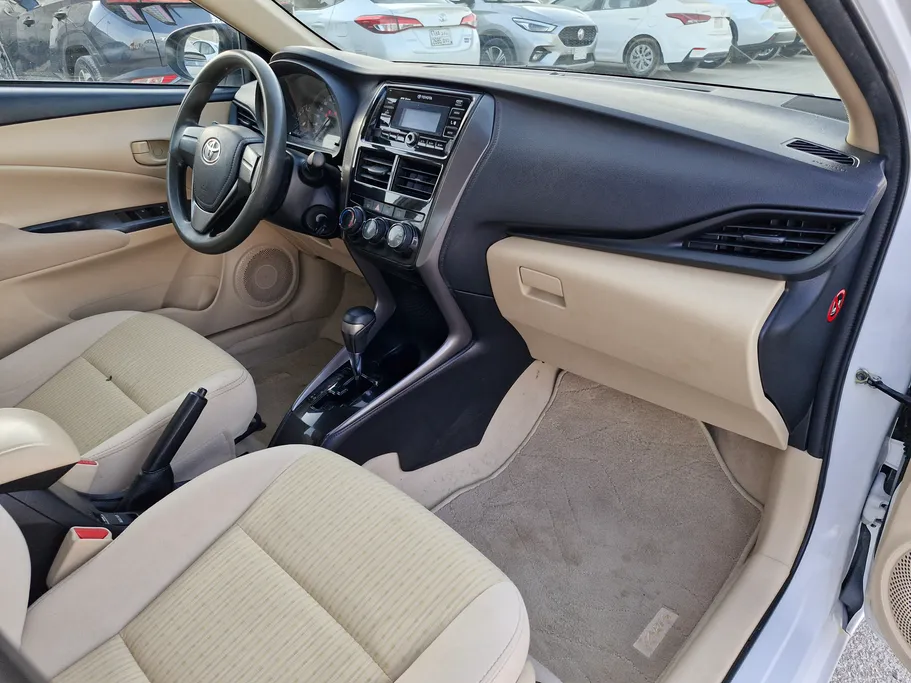 تويوتا يارس Y 2021 