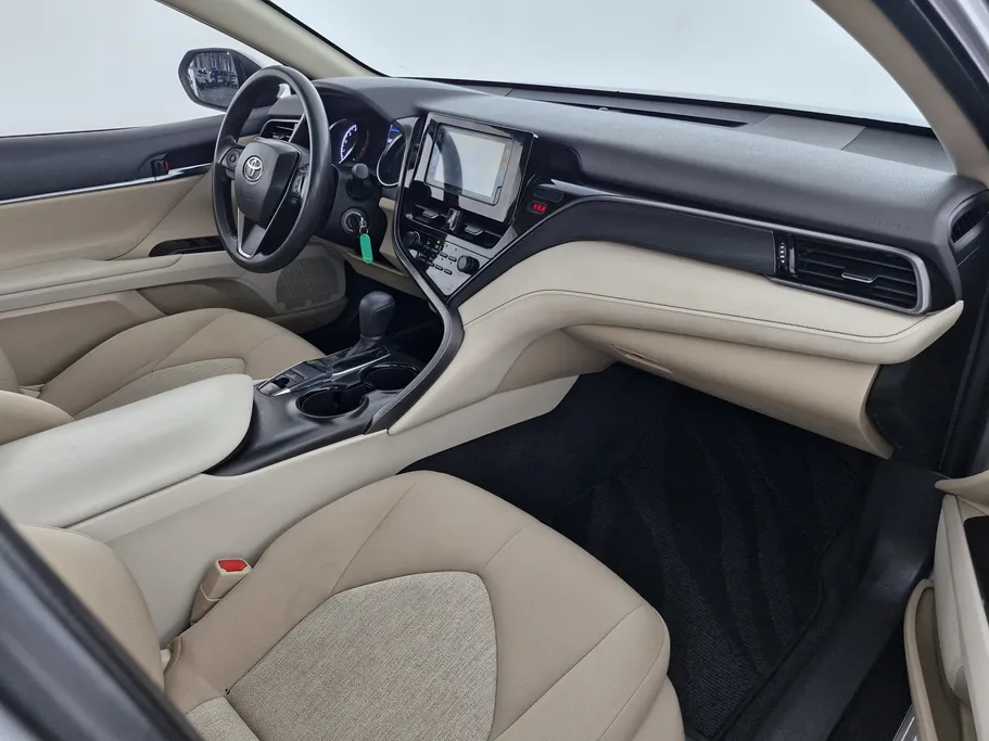 2022 Toyota Camry  LE 