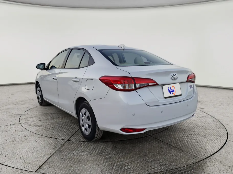 2021 Toyota Yaris  Y 