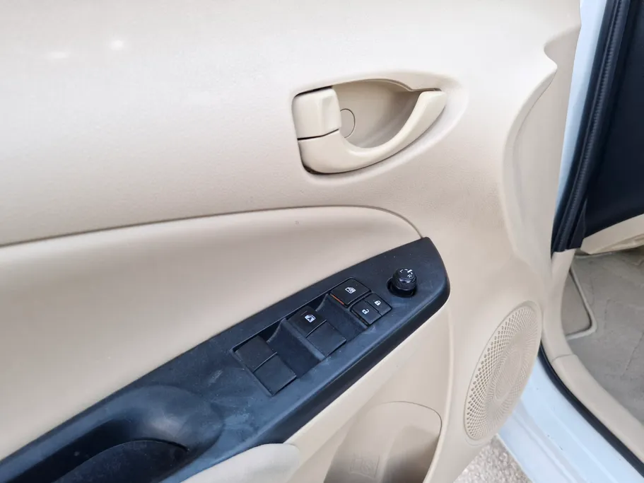 2021 Toyota Yaris  Y 