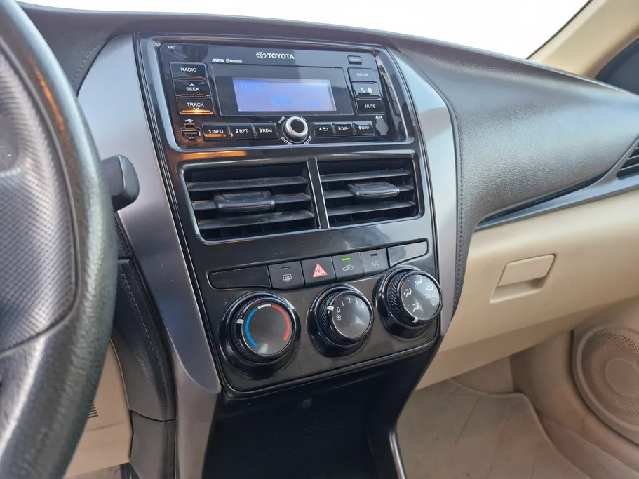 2021 Toyota Yaris  Y 