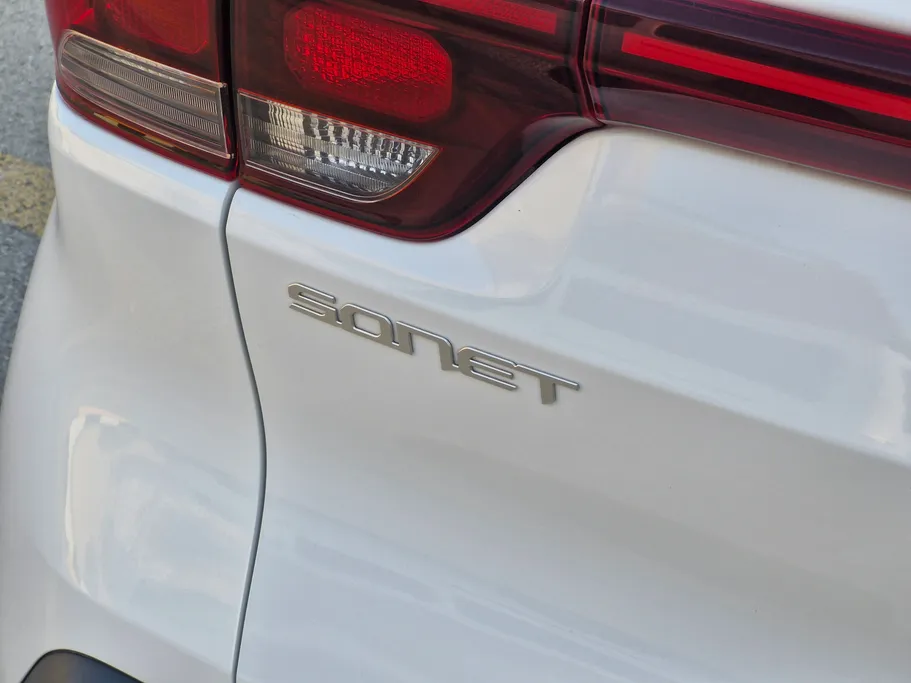 2023 Kia SONET LX 