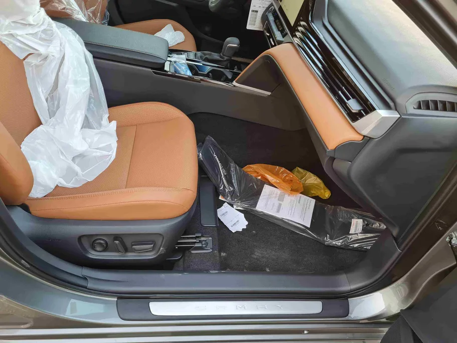 2026 Toyota Camry  LUMIERE HEV 