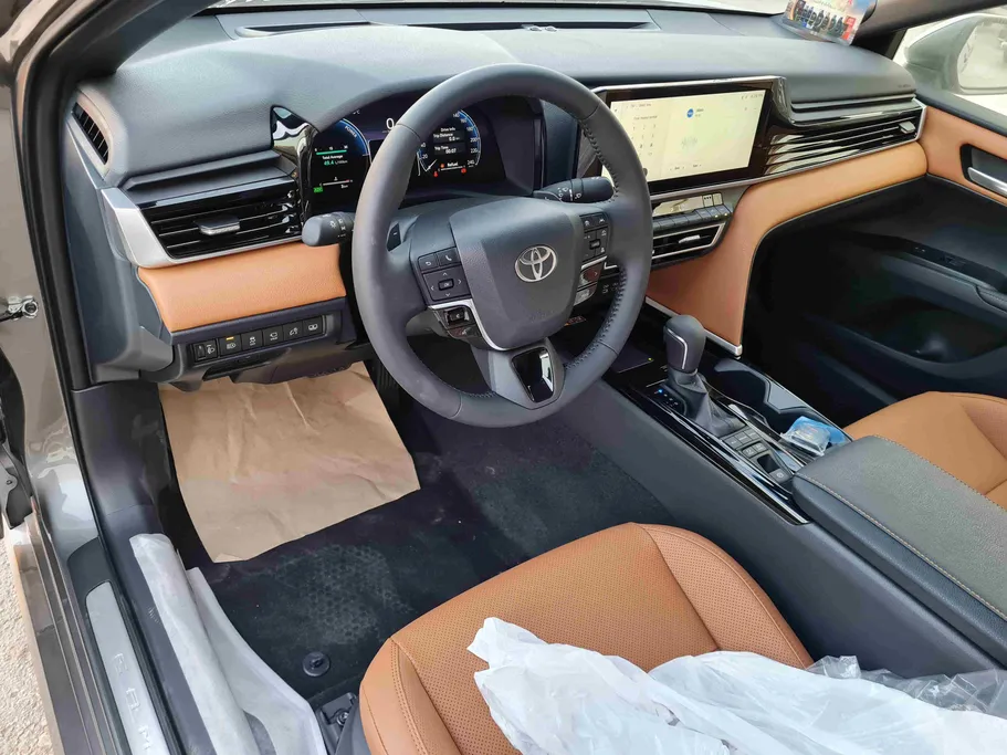 2026 Toyota Camry  LUMIERE HEV 