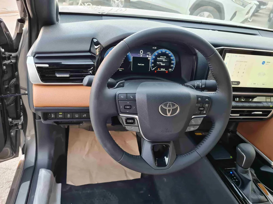 2026 Toyota Camry  LUMIERE HEV 