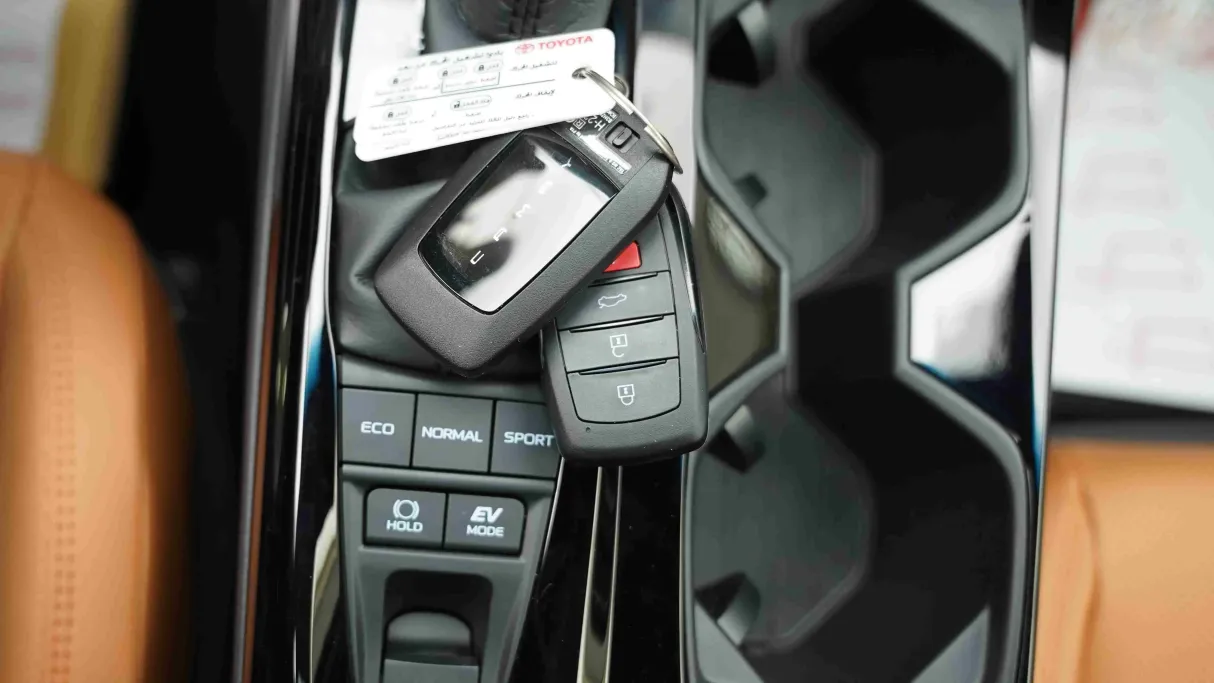 2026 Toyota Camry  LUMIERE HEV 