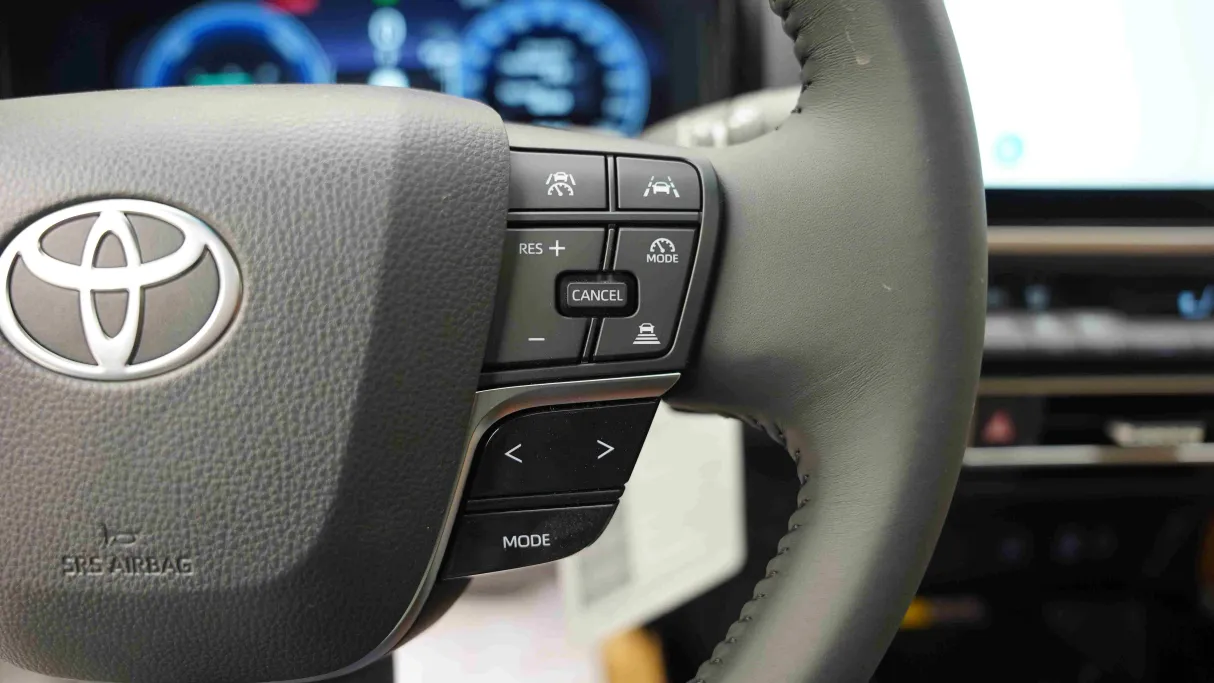 2026 Toyota Camry  LUMIERE HEV 